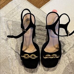 NEW Coach Black Women's chunky Heels with Gold Chain Accent